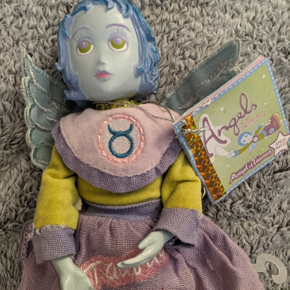 Angels of the Zodiac Taurus doll figurine - Picture 6 of 9